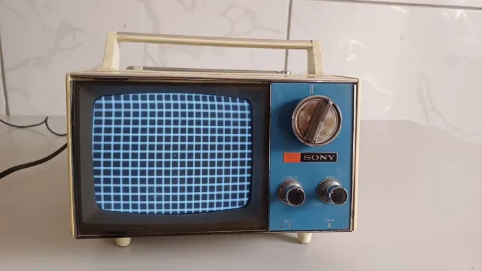 TV Antiga Sony TV510 - Funcionando