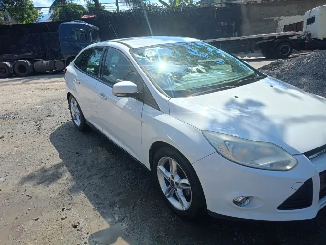 Ford Focus Sedan 2.0 16v/2.0 16V Flex 4P Aut. 2015