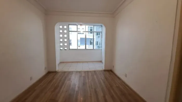 Imóvel para venda com 111 metros quadrados com 3 quartos em Leme - Rio de Janeiro - RJ