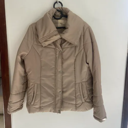 Jaqueta bege feminina frio naylon