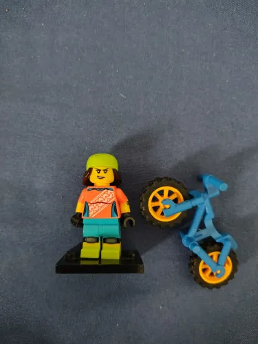 Lego minifigura Mountain biker 