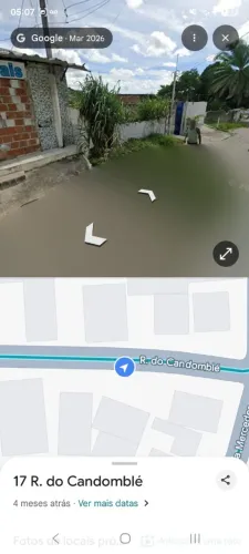 12 metros de comprimento por 7 e meio de largura 
