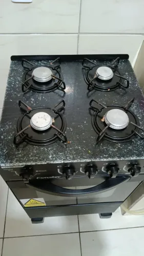 Fogão quatro bocas com mesa de vidro quebrada Esmaltec