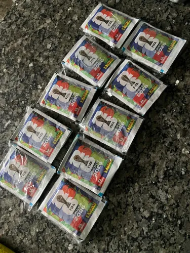 100 pacotes de figurinhas da copa do mundo