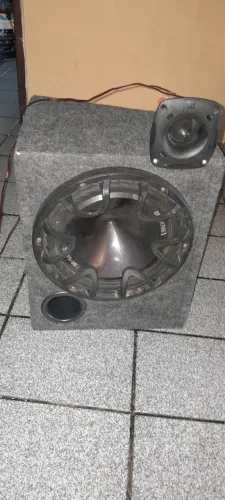 Caixa subwoofer "12" bravoxx + teweter jbl 