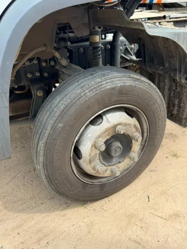 Roda e Pneu Caminhão MB ACCELO 1317 