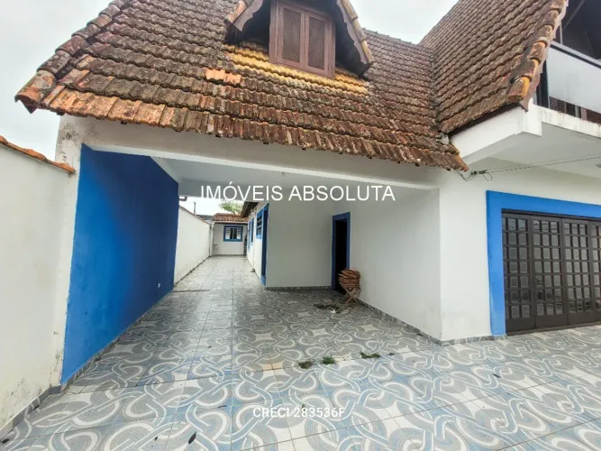 Sobrado à venda com 5 dormitórios, excelente localização no bairro Ivoty, em Itanhaém-SP
