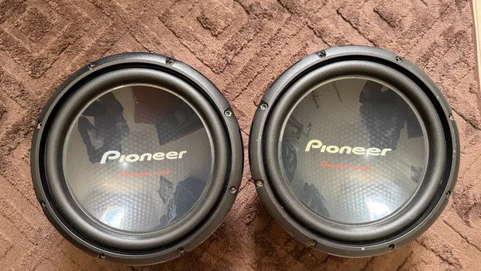 Subwoofers Pionner ?Cara Preta Champions Series?