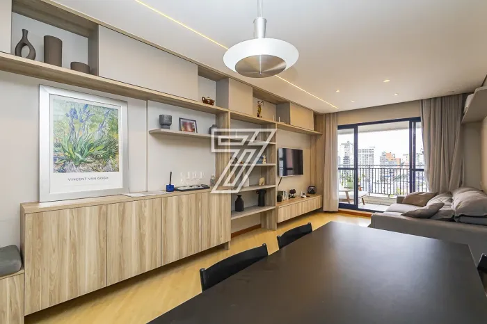 Apartamento 2 quartos, suíte, 2 vagas no Batel