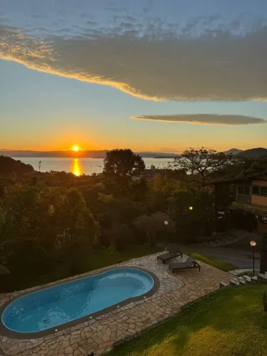 Terreno com Vista Mar à venda em Santo Antônio de Lisboa, Florianópolis.