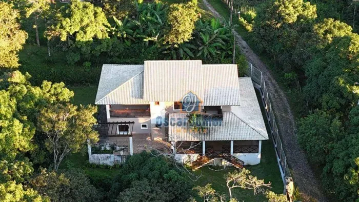 CHÁCARA À VENDA NA SERRA DE GUARAMIRANGA - 5.000m2 DE TERRENO - 481m2 DE ÁREA CONSTRUÍDA -