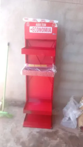 Vende-se essas prateleiras de comércio