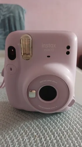 Camera: Instax mini 11. Cor lilás. Fujifilm
