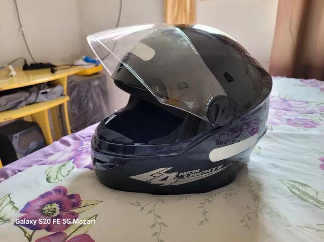Vendo Capacete pra Motociclista 