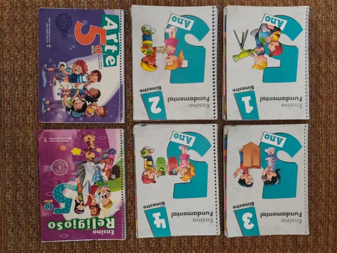 Livros 5 ano em ótimo estado com folhas sem escrita tbm, único dono