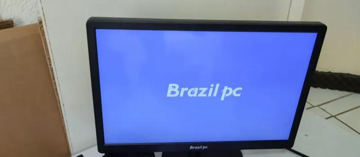 Última oferta Monitor LED game 19 polegadas semi-novo leia a descrição