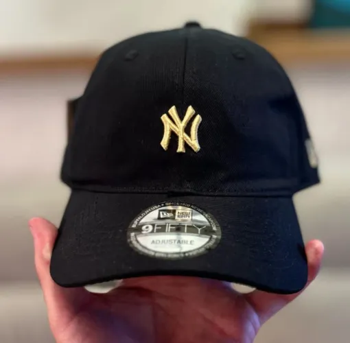 Boné New Era mini logo
