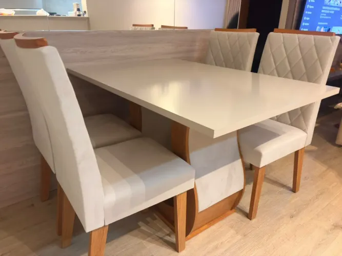 Mesa de Jantar 4 Lugares Los Angeles - Linda e Moderna (Preço de Desapego)