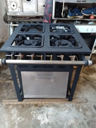 Fogão Metalmac industrial 4 bocas com forno muito conservado 3396-8084