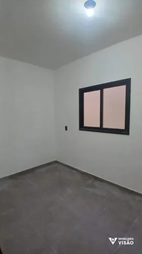 CASA PARA ALUGAR COM 03 QUARTOS, 01 SUÍTE, 03 VAGAS NO BAIRRO VILA ARQUELAU.