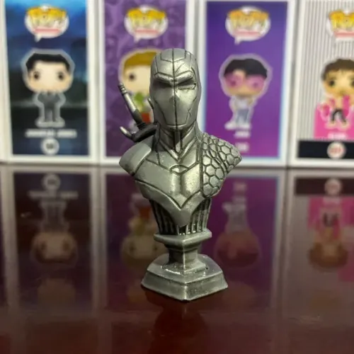 Busto Exterminador (Omelete Box)