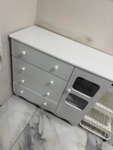 Cômoda branca bebê