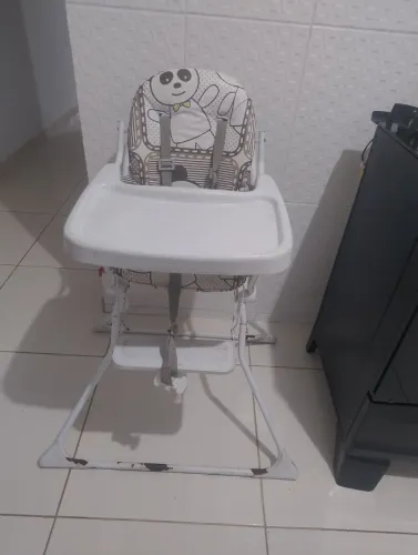 Cadeirinha de alimentação infantil