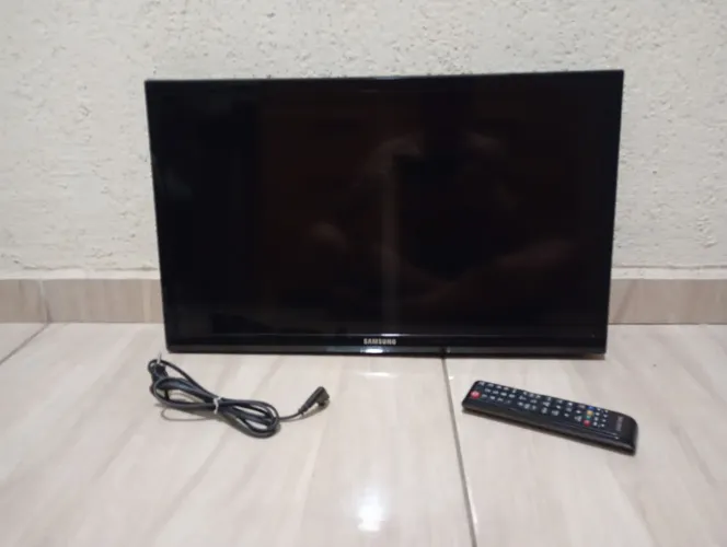 TV Samsung 24 polegadas LED +Controle original