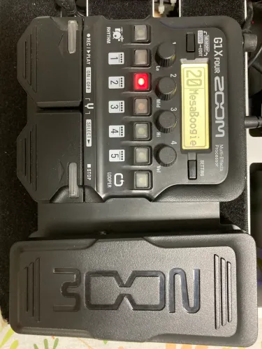 Pedaleira zoom g1x four