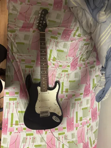 guitarra eagle sts001
