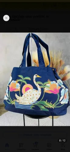 Bolsa tote usada de duas formas