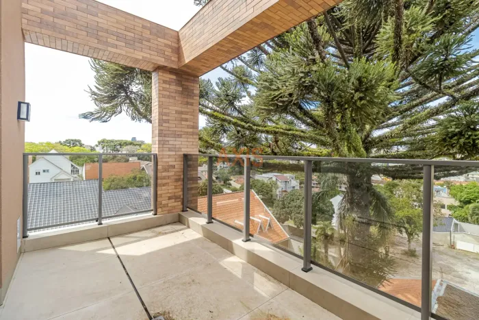 Cobertura Duplex de 3 Suítes à Venda no Edifício Residencial Quadri | Bom Retiro Curitiba