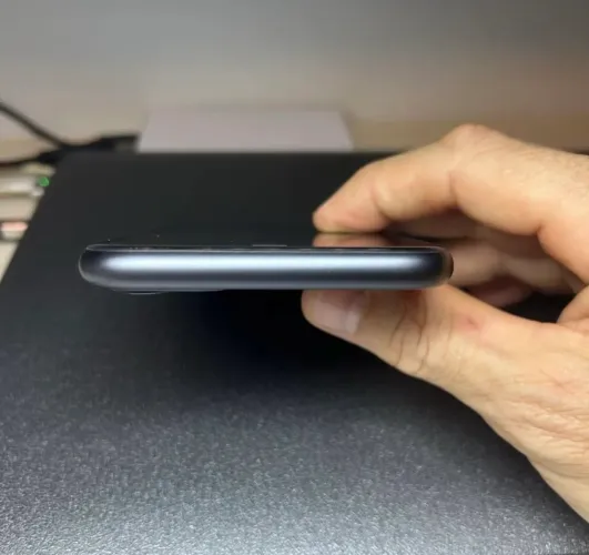iPhone 11 pra vender logo