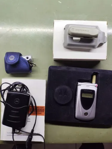 Motorola T731 Relíquia + Câmera externa + Carregador original 