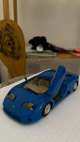 Bburago Bugatti EB110 1991 1:24 Made in Italy - Original Vintage