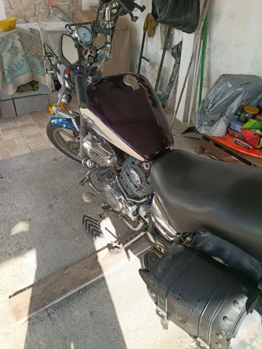 Vendo moto virago 1.100. Cilindradas. Motor ,câmbio pneus novos , só viajar
