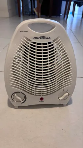 Aquecedor Portátil Britânia AB1100N (220V / 2000W).