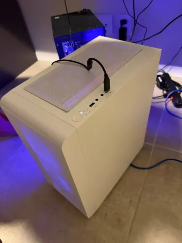 PC Intel Core i7-9700F + 16GB RAM