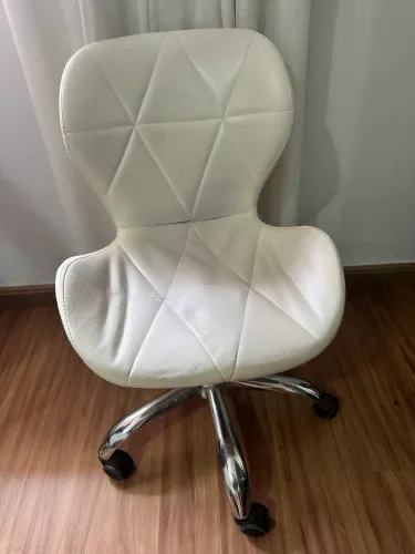 Cadeira de escritório branca 