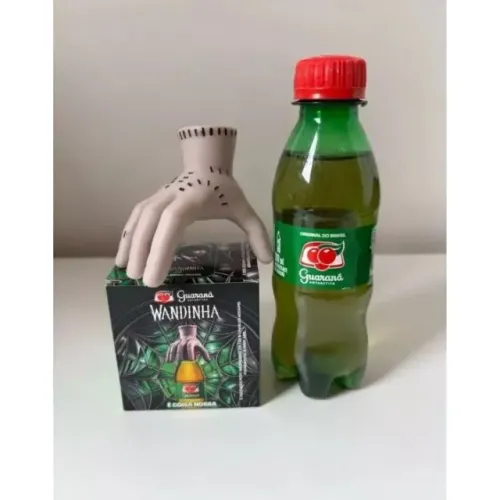 Mãozinha Wandinha Família Addans - Guarana Antártica
