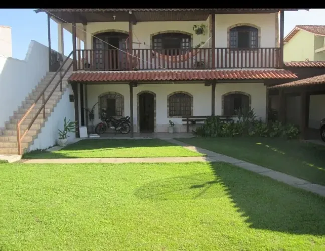 Alugo linda casa com 5 quartos em cabo frio no peró 
