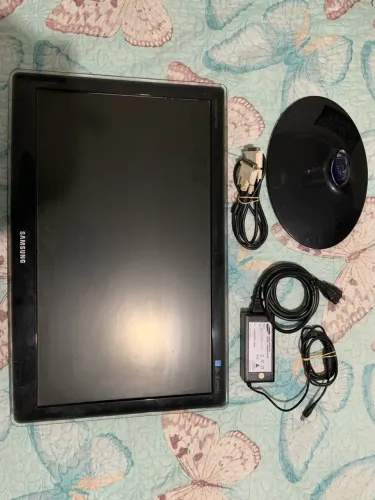 Kit 2 monitores (leia a descrição)