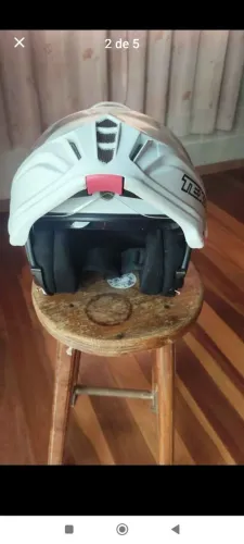 Capacete TEXX 58 Branco $500 / Capacete Coyote 58 $100