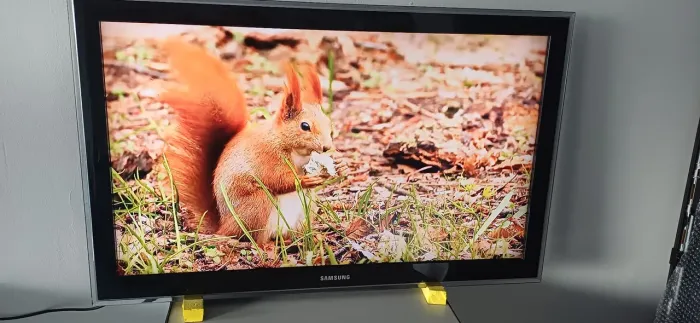 Vd. Tv Samsung LCD (ln40d550)(no estado ,funcionando)