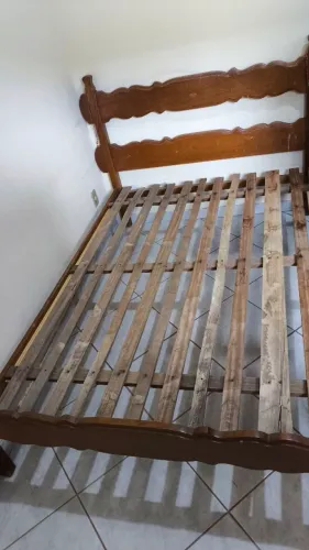 Cama casal madeira maciça