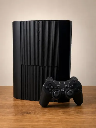 PlayStation 3 Super Slim 250GB + Controle + Jogos