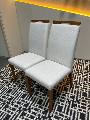 Conjunto de cadeiras em linho 