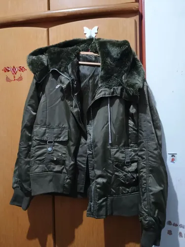 Jaqueta feminina verde militar