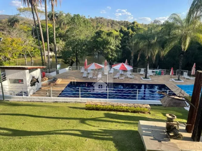 Imóvel para venda possui 2400 metros quadrados em Parque Embiara - Brumadinho - MG