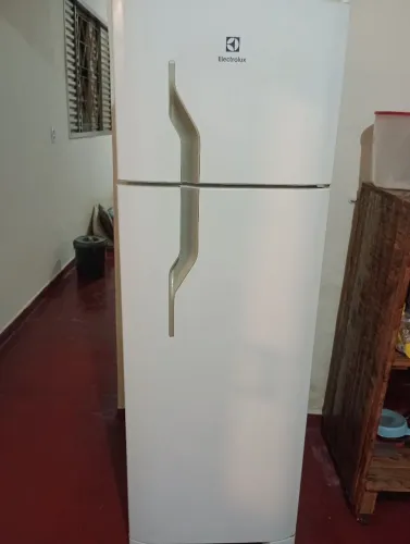 Geladeira DC35A 260 litros